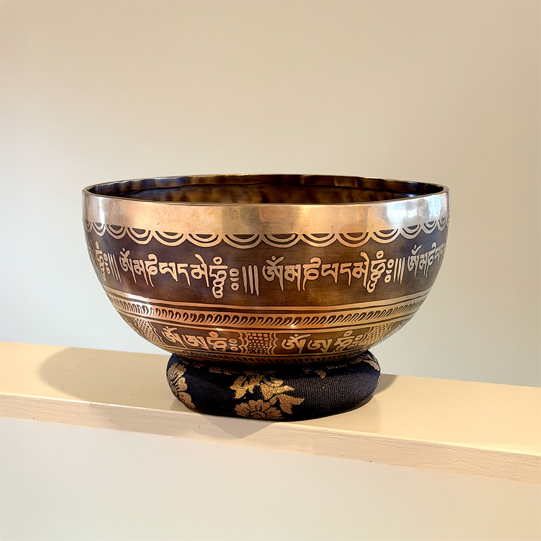 Hand-Etched Medicine Buddha Bowl - 26cm - Image 2